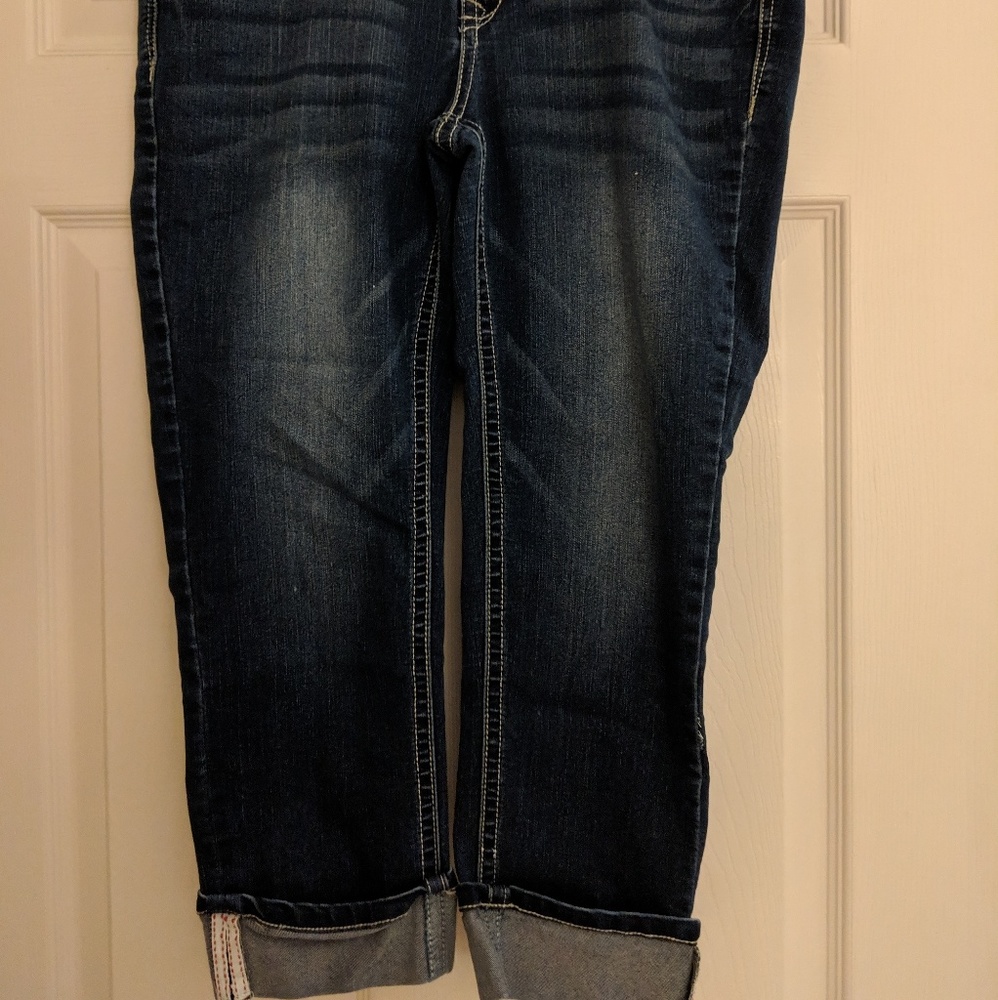 Cuffed capri jeans